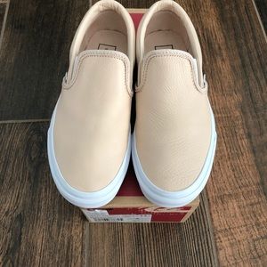 Vans leather slip ons frappe/ true white